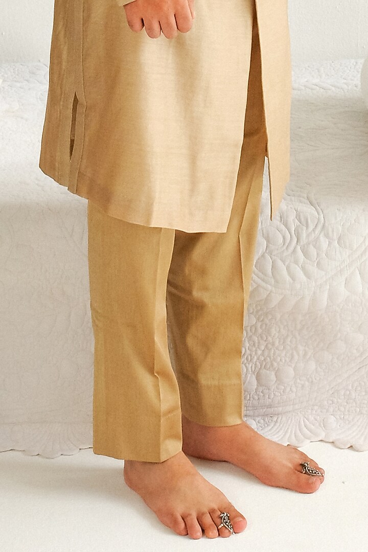 Olive Chanderi Handloom Dori Embroidered Bundi Jacket Set by Wabi Sabi Men at Pernia's Pop Up Shop