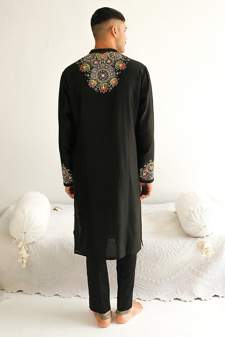 Black Chanderi Handloom Resham Embroidered Kurta Set by Wabi Sabi Men at Pernia's Pop Up Shop