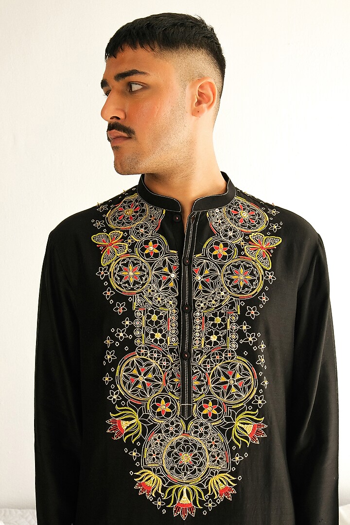 Black Chanderi Handloom Resham Embroidered Kurta Set by Wabi Sabi Men at Pernia's Pop Up Shop