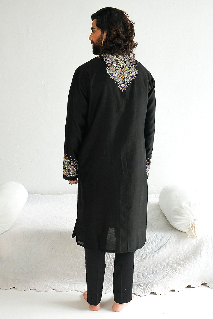 Black Chanderi Handloom Cutdana Embroidered Kurta Set by Wabi Sabi Men at Pernia's Pop Up Shop