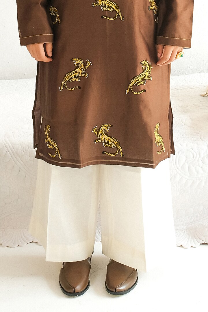 Chocolate-Colored Chanderi Handloom Resham Embroidered Kurta Set by Wabi Sabi Men at Pernia's Pop Up Shop