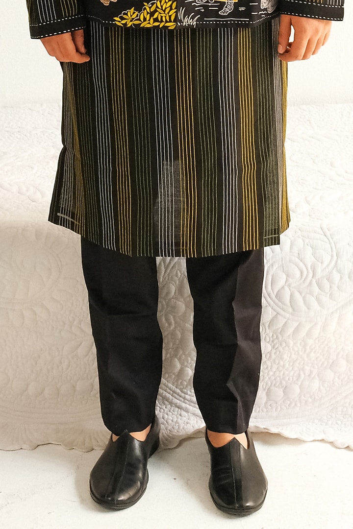 Black Cotton Silk Resham Embroidered Bundi Jacket Set by Wabi Sabi Men at Pernia's Pop Up Shop
