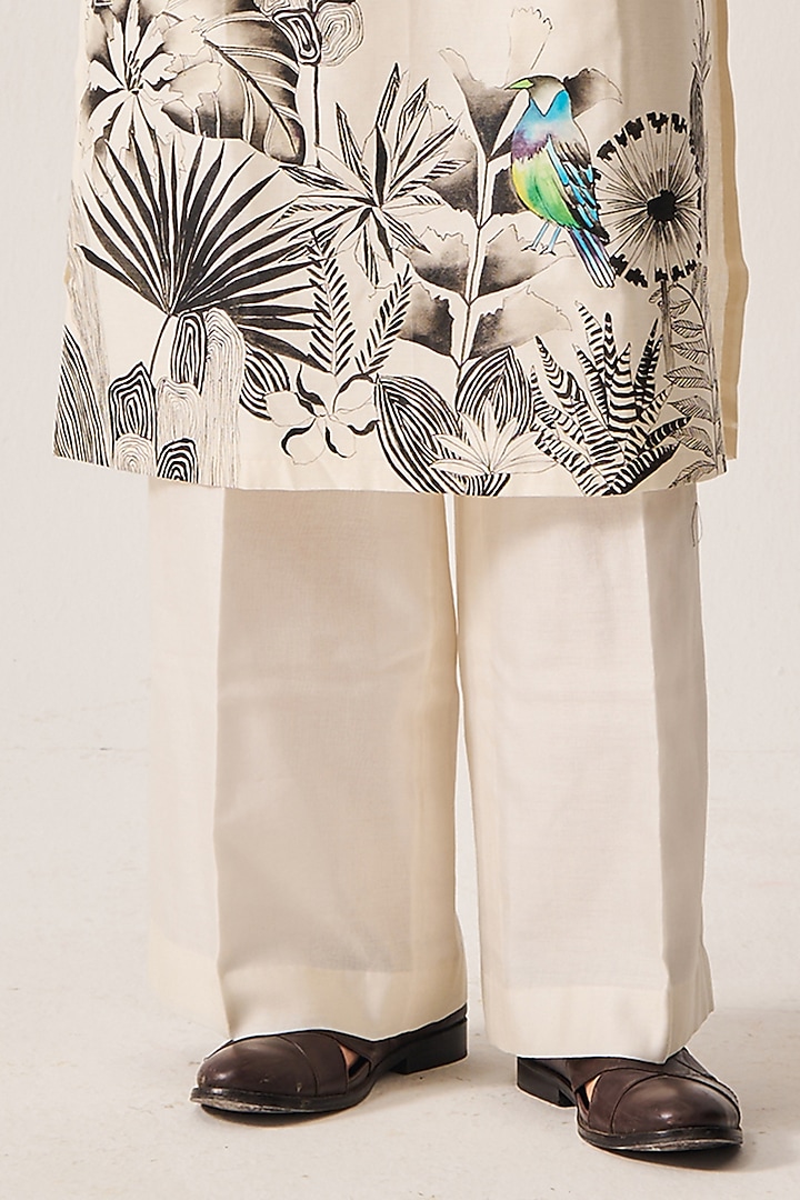 Ivory Chanderi Handpainted Handloom Kurta Set by Wabi Sabi Men at Pernia's Pop Up Shop