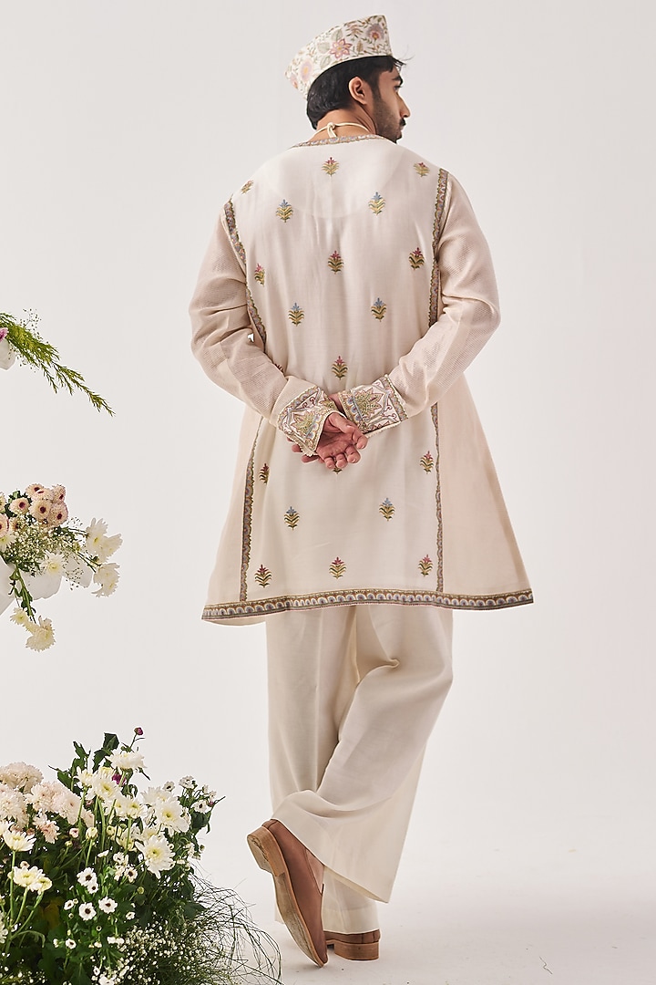 Ivory Chanderi Resham Embroidered Handloom Kurta Set by Wabi Sabi Men at Pernia's Pop Up Shop