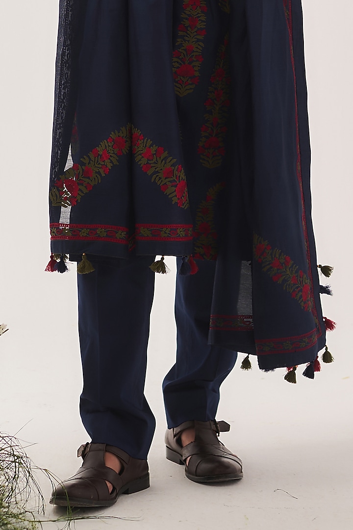 Midnight Blue Chanderi Aari Embroidered Handloom Kurta Set by Wabi Sabi Men at Pernia's Pop Up Shop
