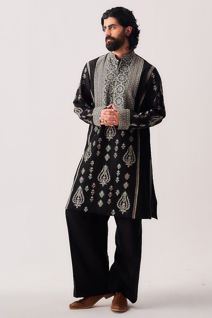 Black Chanderi Resham Embroidered Handloom Kurta Set by Wabi Sabi Men at Pernia's Pop Up Shop