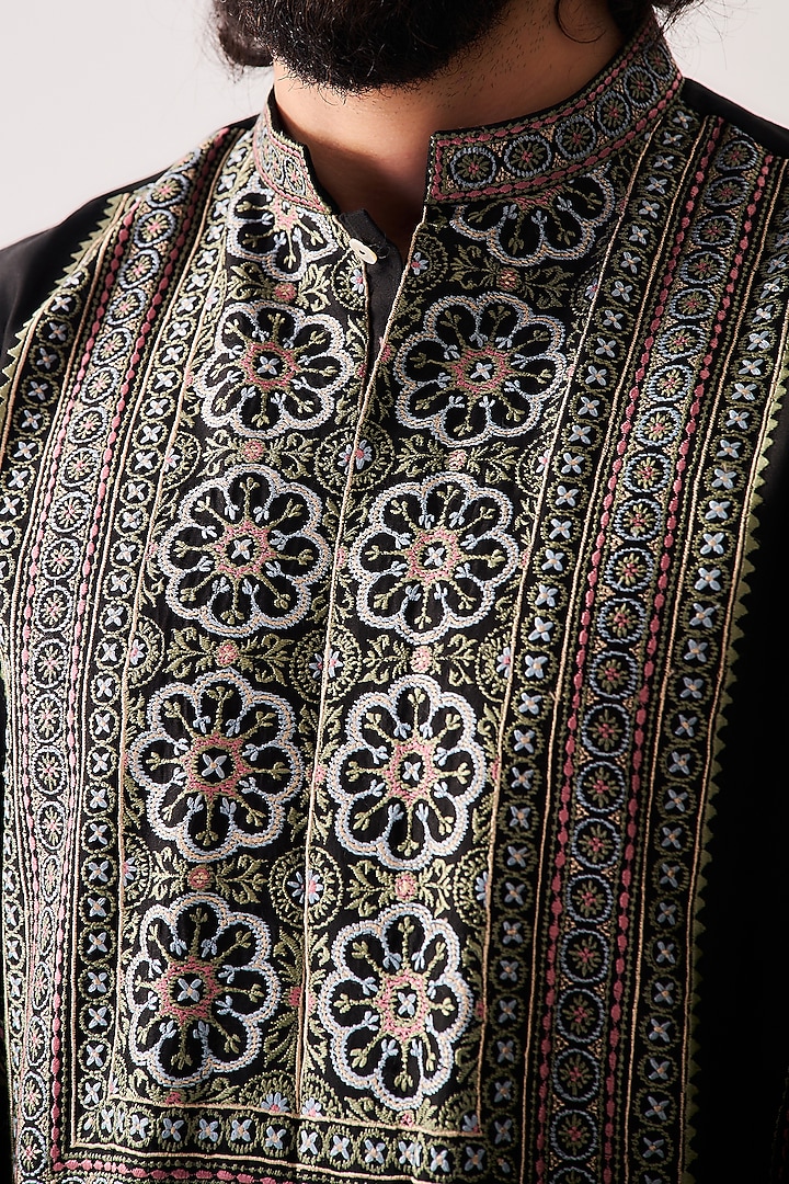 Black Chanderi Resham Embroidered Handloom Kurta Set by Wabi Sabi Men at Pernia's Pop Up Shop
