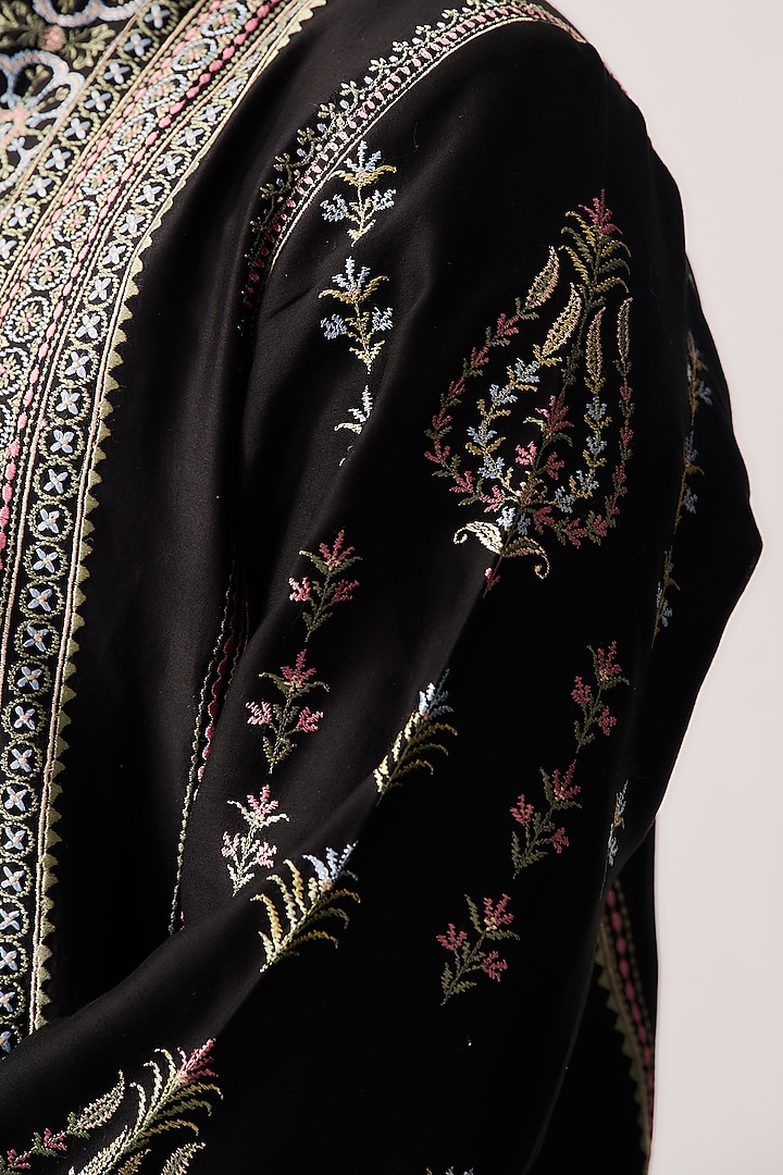 Black Chanderi Resham Embroidered Handloom Kurta Set by Wabi Sabi Men at Pernia's Pop Up Shop