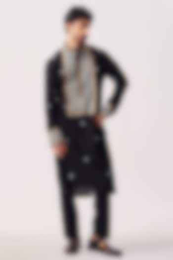 Black Chanderi Resham Embroidered Handloom Kurta Set by Wabi Sabi Men at Pernia's Pop Up Shop