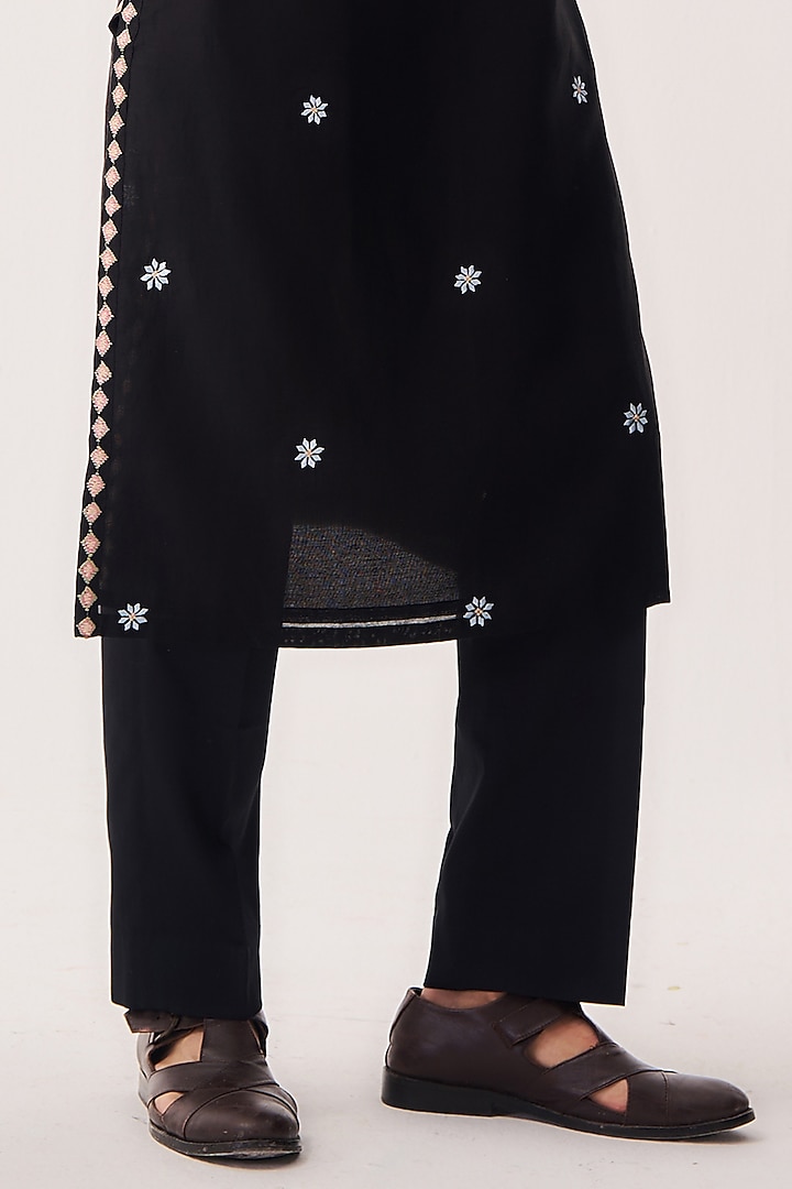 Black Chanderi Resham Embroidered Handloom Kurta Set by Wabi Sabi Men at Pernia's Pop Up Shop