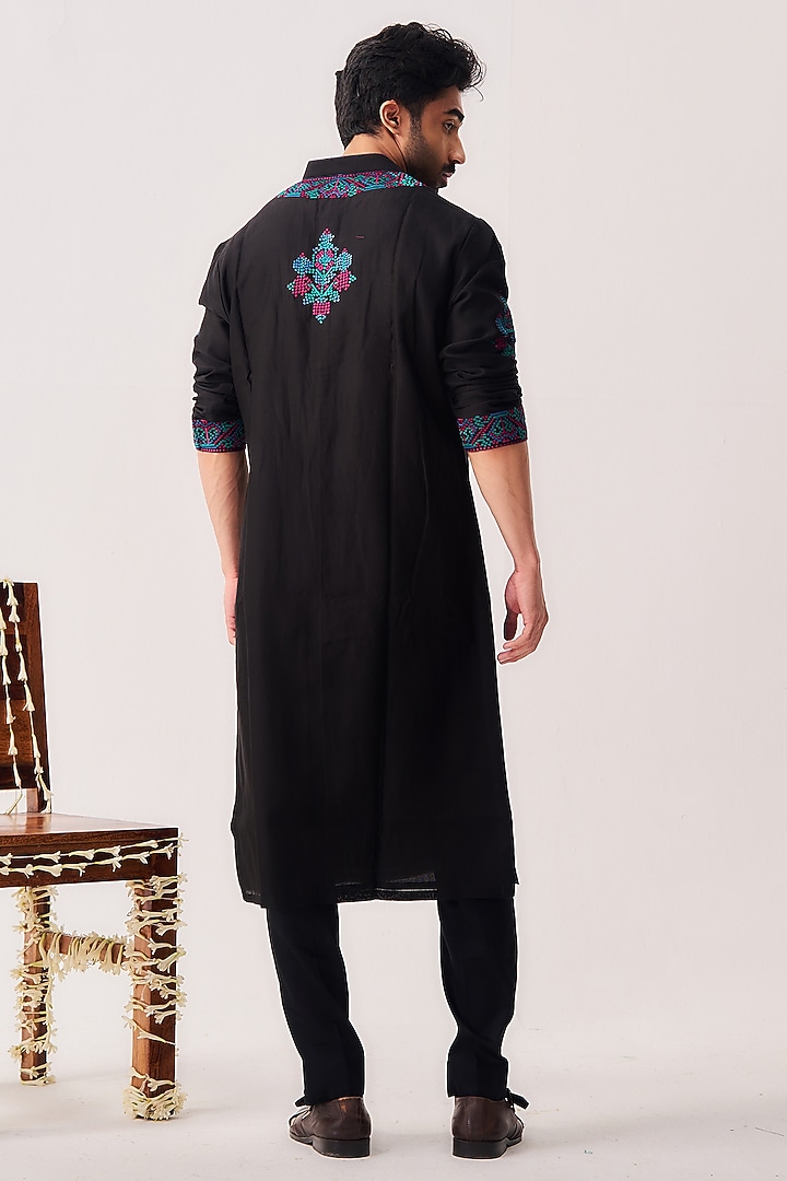 Black Chanderi Resham Embroidered Handloom Kurta Set by Wabi Sabi Men at Pernia's Pop Up Shop