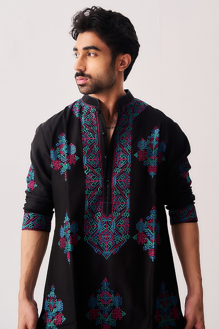 Black Chanderi Resham Embroidered Handloom Kurta Set by Wabi Sabi Men at Pernia's Pop Up Shop