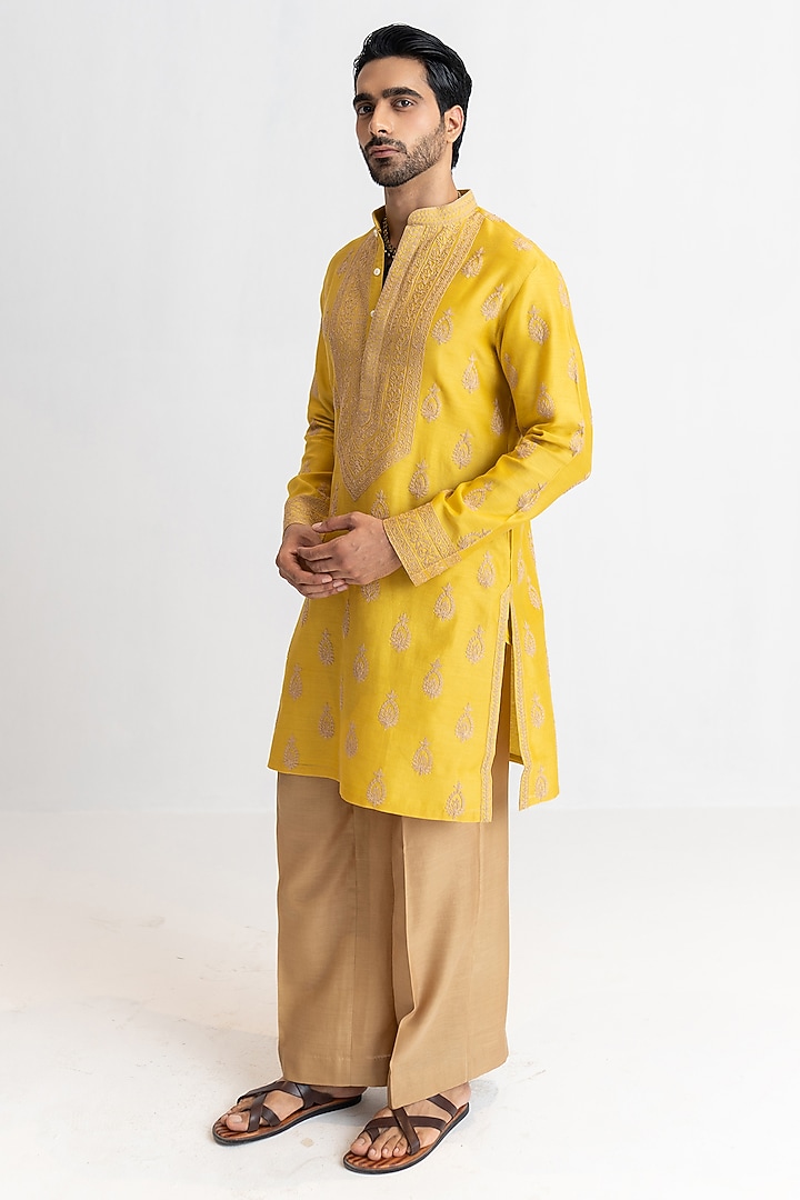 Muted Mustard Handloom Chanderi Dori Embroidered Short Kurta Set by Wabi Sabi Men at Pernia's Pop Up Shop