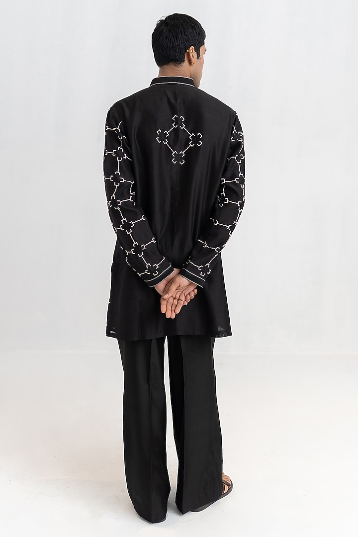 Black Handloom Chanderi Hand Embroidered Short Kurta Set by Wabi Sabi Men at Pernia's Pop Up Shop