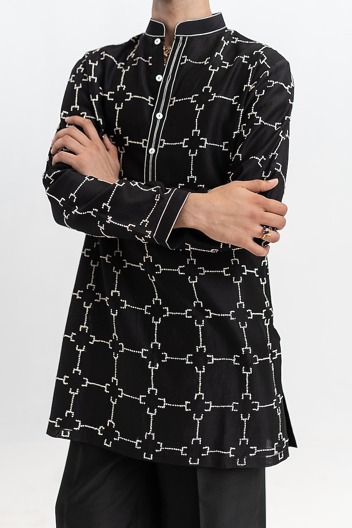 Black Handloom Chanderi Hand Embroidered Short Kurta Set by Wabi Sabi Men at Pernia's Pop Up Shop