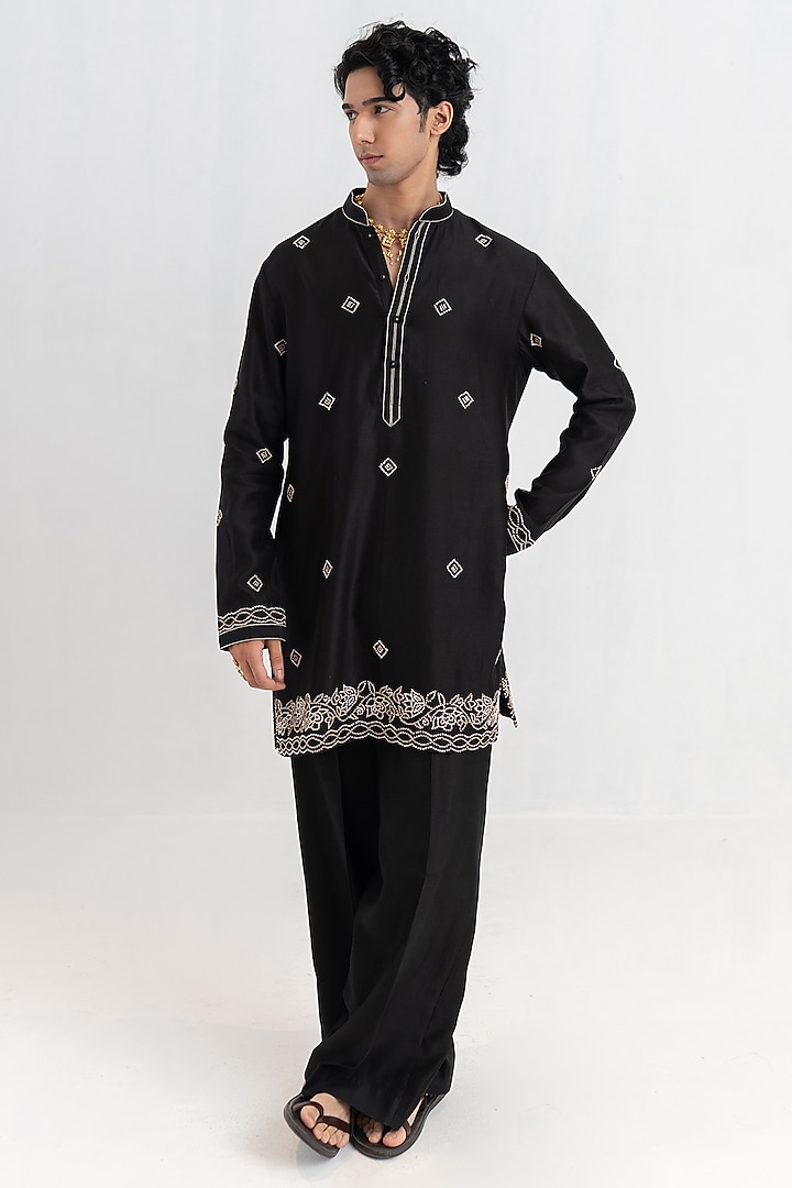 Black Handloom Chanderi Hand Embroidered Short Kurta Set by Wabi Sabi Men at Pernia's Pop Up Shop
