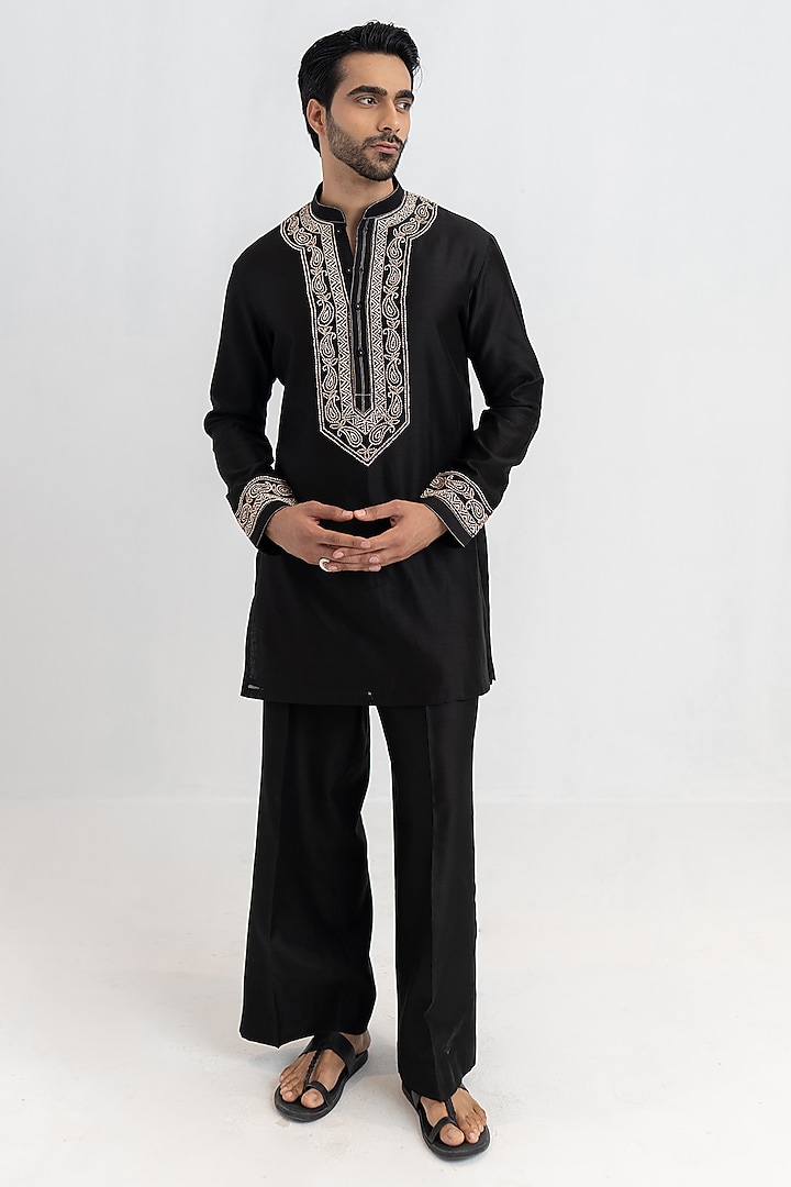 Black Handloom Chanderi Hand Embroidered Short Kurta Set by Wabi Sabi Men at Pernia's Pop Up Shop