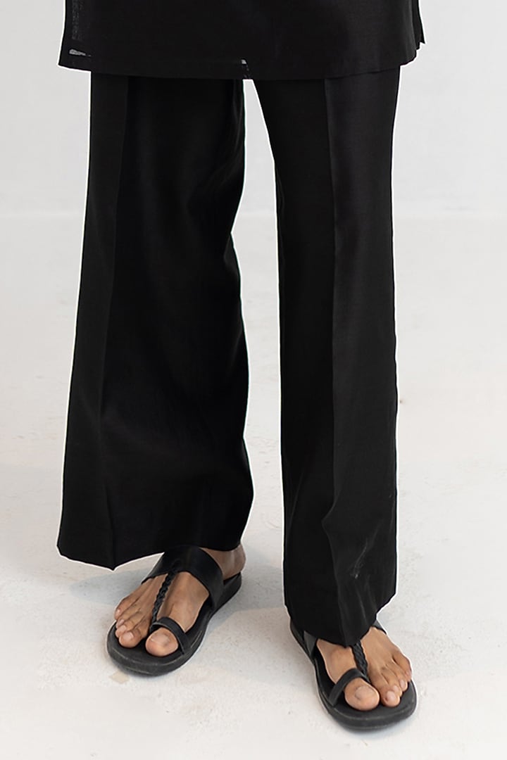 Black Handloom Chanderi Hand Embroidered Short Kurta Set by Wabi Sabi Men at Pernia's Pop Up Shop