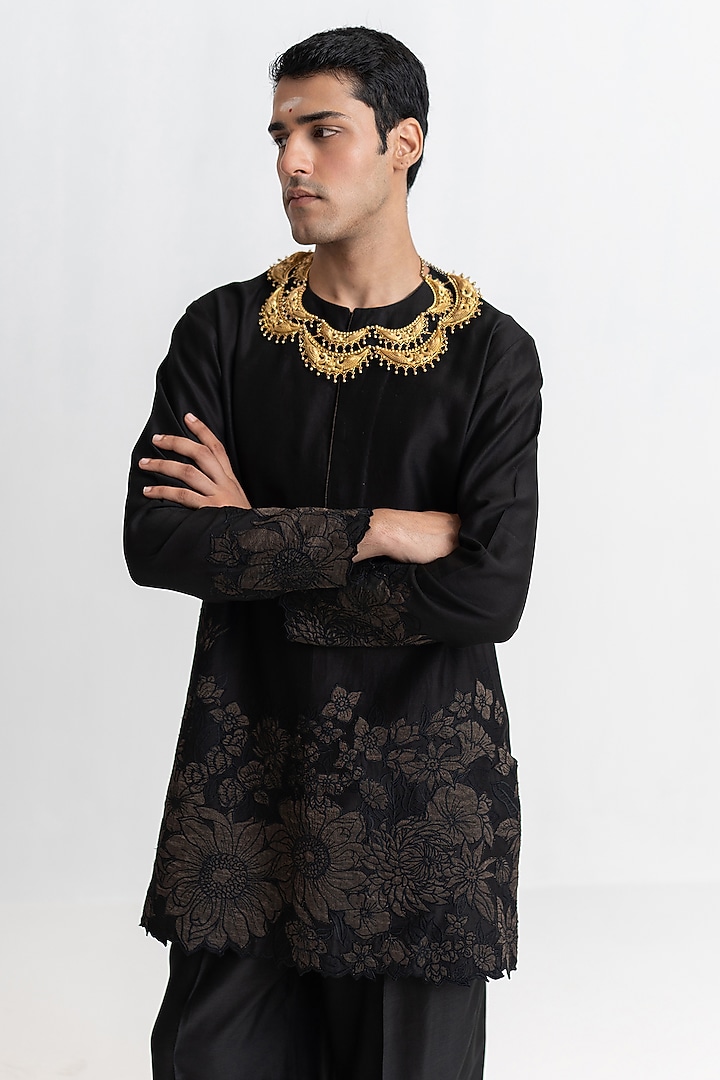 Black Handloom Chanderi Resham Embroidered Short Kurta Set by Wabi Sabi Men at Pernia's Pop Up Shop