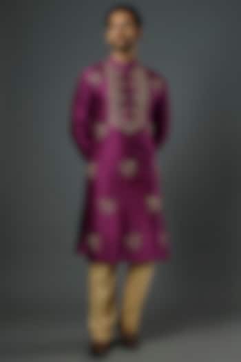 Magenta Embroidered Kurta Set by Wabi Sabi Men at Pernia's Pop Up Shop