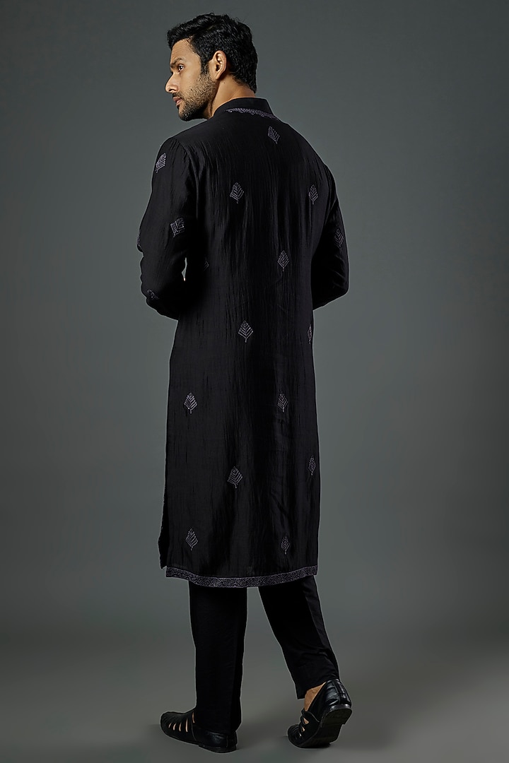 Black Embroidered Kurta Set by Wabi Sabi Men at Pernia's Pop Up Shop