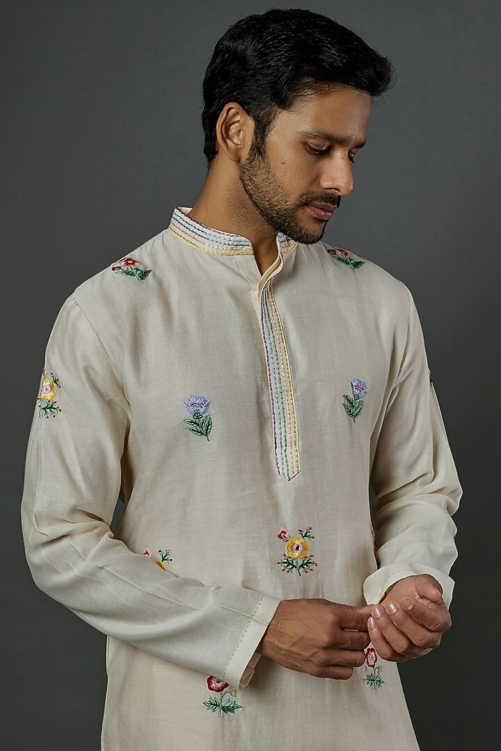 Ivory Chanderi Handloom Beads Hand Embroidered Kurta by Wabi Sabi Men at Pernia's Pop Up Shop