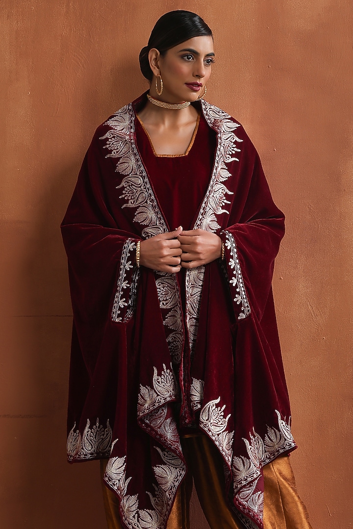 Maroon Velvet Kashmiri Tilla Embroidered Kurta Set by Wazir C at Pernia's Pop Up Shop
