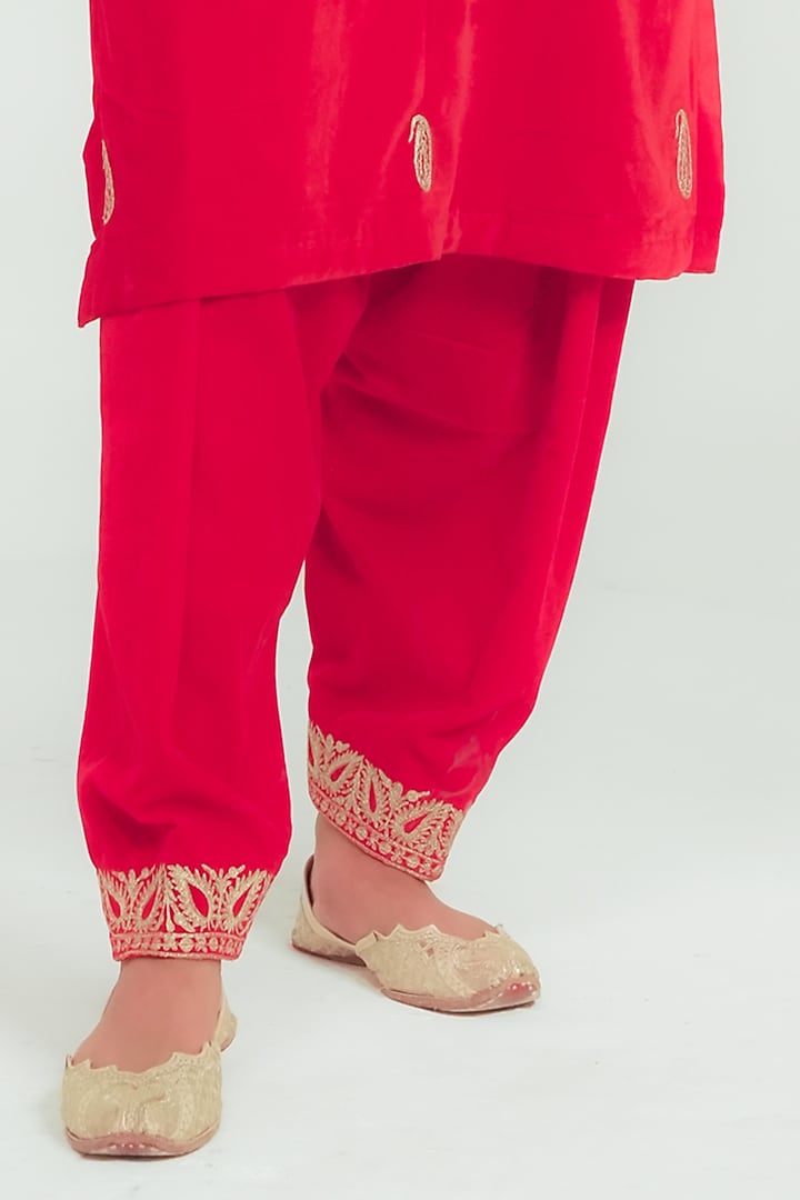 Red Velvet Kashmiri Golden Tilla Embroidered Kurta Set by Wazir C at Pernia's Pop Up Shop