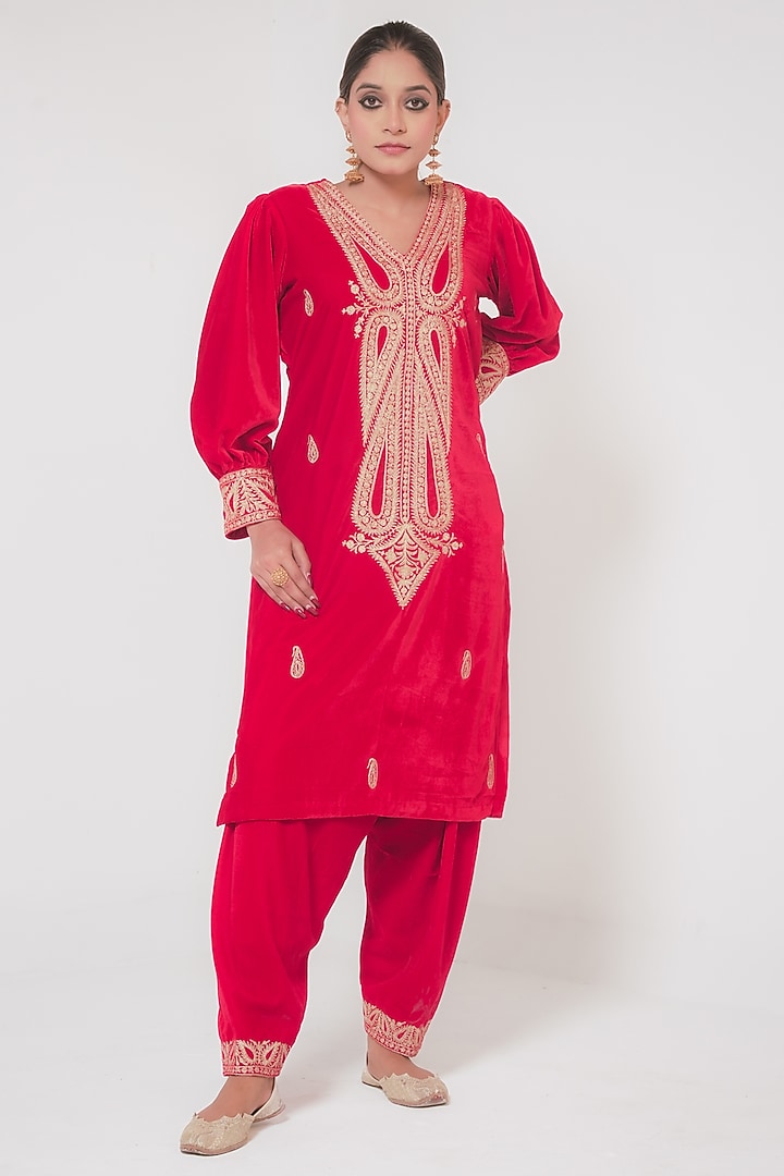 Red Velvet Kashmiri Golden Tilla Embroidered Kurta Set by Wazir C at Pernia's Pop Up Shop