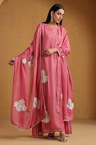 Pink Silk Kashmiri Embroidered Kurta Set by Wazir C