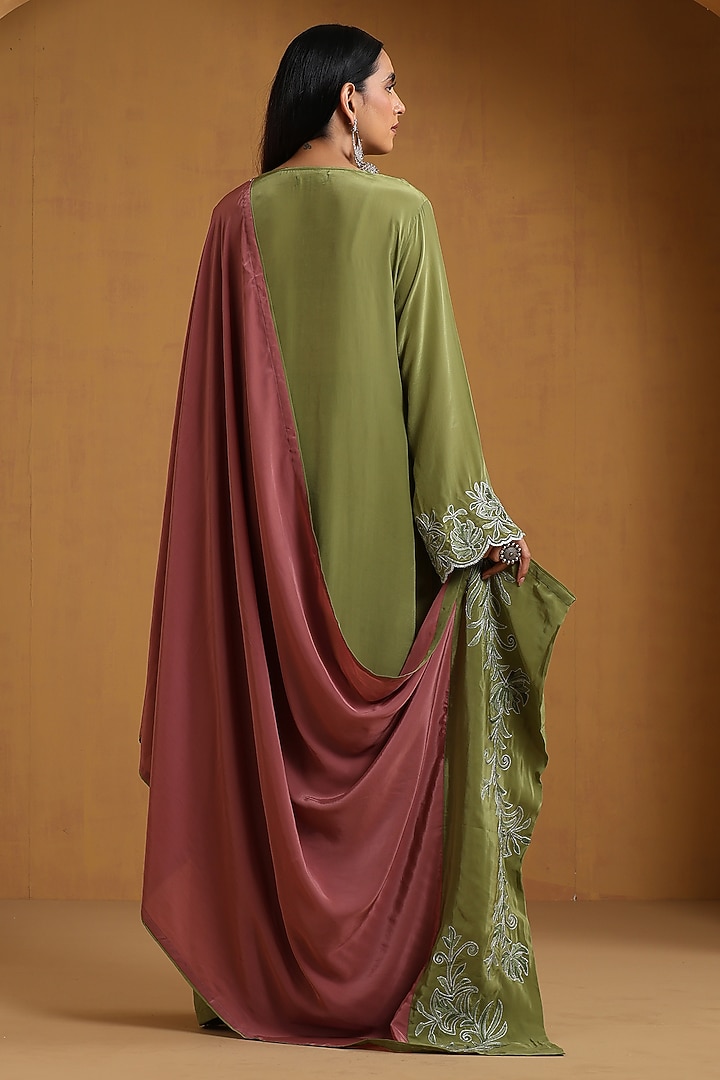 Green Crepe Kashmiri Embroidered Kurta Set by Wazir C at Pernia's Pop Up Shop