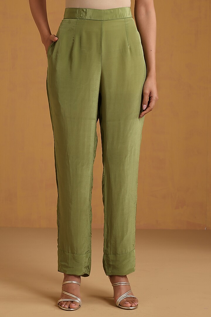 Green Crepe Kashmiri Embroidered Kurta Set by Wazir C at Pernia's Pop Up Shop