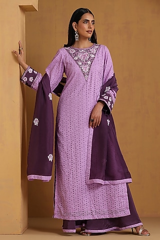 Lavender Crepe Kashmiri Embroidered Kurta Set by Wazir C