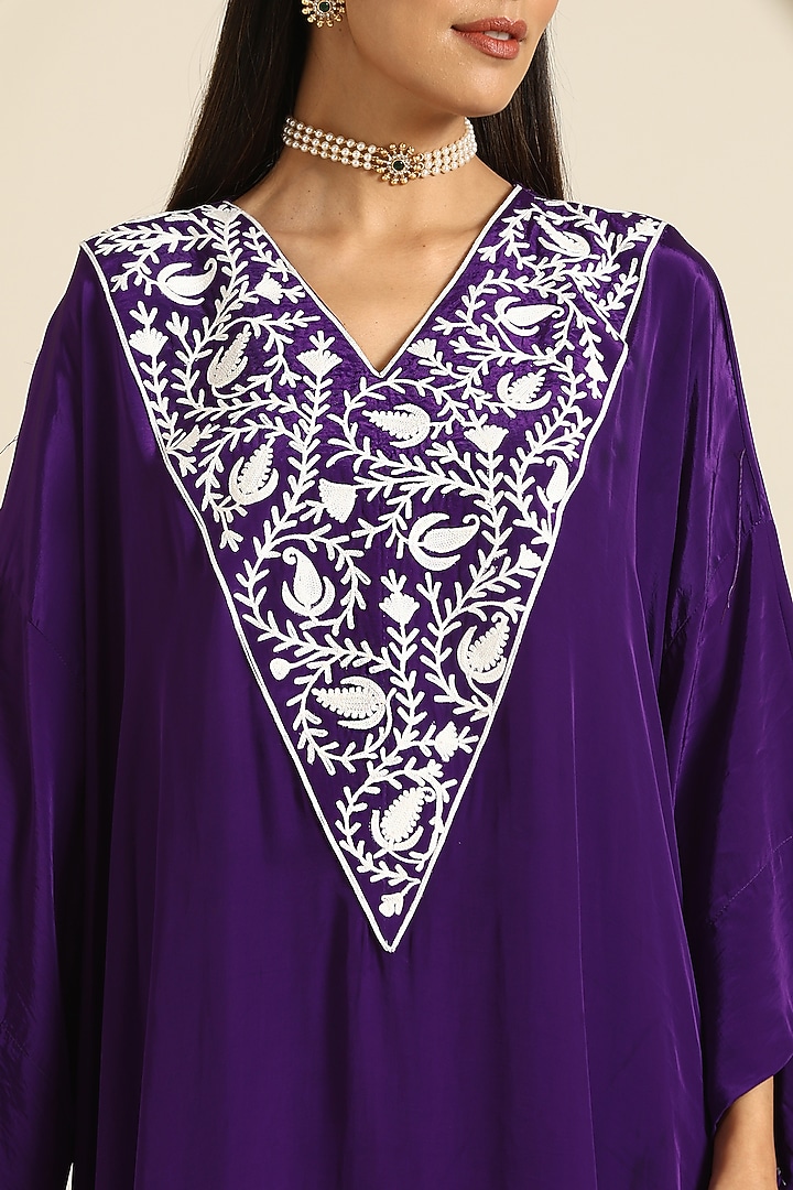 Purple Crepe Kashmiri Aari Embroidered Kaftan Set by Wazir C at Pernia's Pop Up Shop
