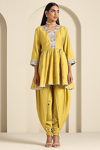 Yellow Muslin Dhoti Set by Wazir C