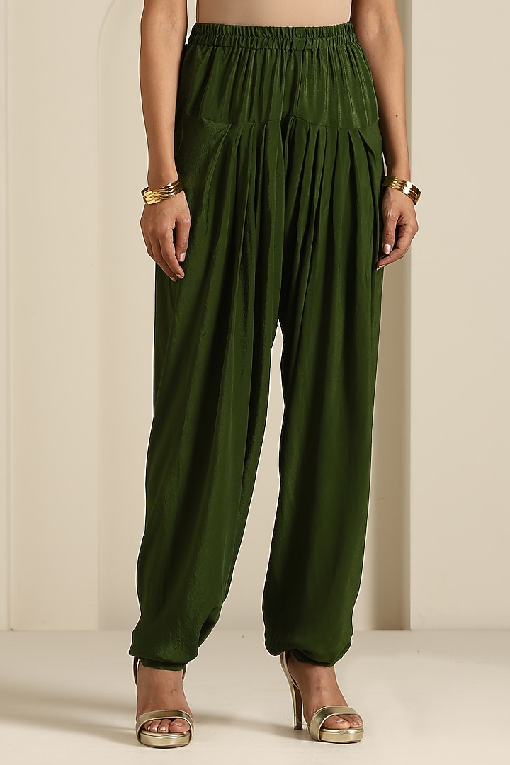 Green & Red Crepe Georgette Kashmiri Tilla Embroidered Kurta Set by Wazir C at Pernia's Pop Up Shop