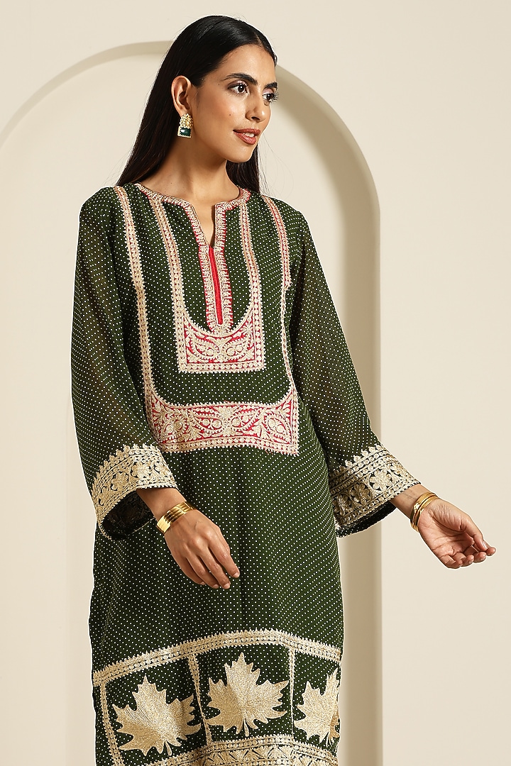 Green & Red Crepe Georgette Kashmiri Tilla Embroidered Kurta Set by Wazir C at Pernia's Pop Up Shop