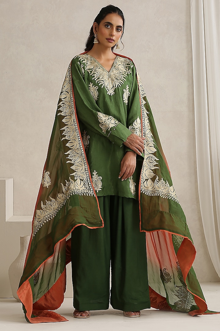 Green Silk & Cotton Kashmiri Tilla Embroidered Kurta Set by Wazir C at Pernia's Pop Up Shop