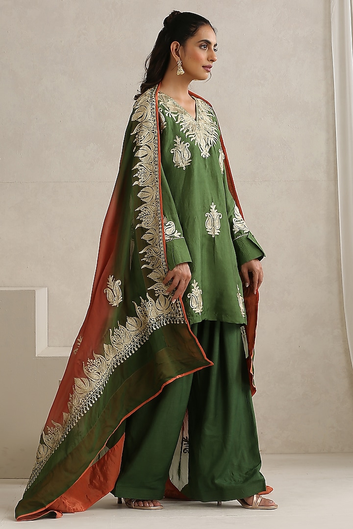Green Silk & Cotton Kashmiri Tilla Embroidered Kurta Set by Wazir C at Pernia's Pop Up Shop