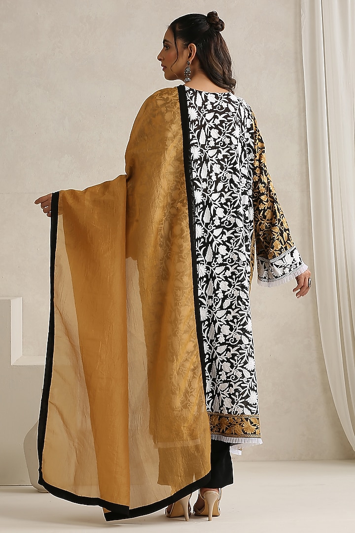Black & Beige Georgette Kashmiri Aari Embroidered Kurta Set by Wazir C at Pernia's Pop Up Shop