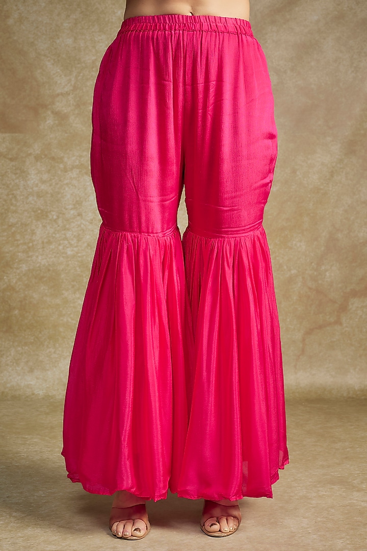 Green Mul Chinon & Organza Tilla Embroidered Kurta Set by Wazir C at Pernia's Pop Up Shop