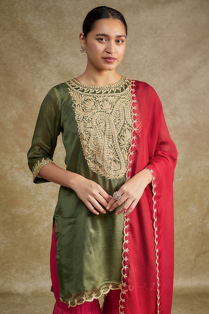 Green Mul Chinon & Organza Tilla Embroidered Kurta Set by Wazir C at Pernia's Pop Up Shop