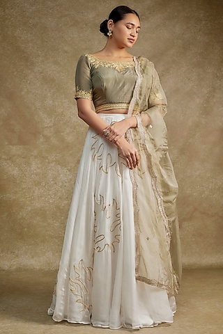 White Silk & Organza Kashmiri Tilla Embroidered Lehenga Set by Wazir C