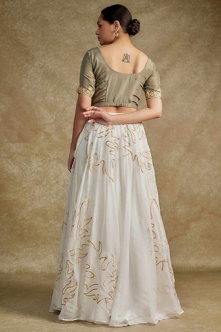 White Silk & Organza Kashmiri Tilla Embroidered Lehenga Set by Wazir C at Pernia's Pop Up Shop
