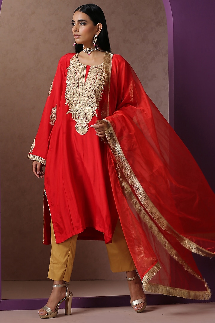 Red Silk Embroidered Pheran Kurta Set by Wazir C