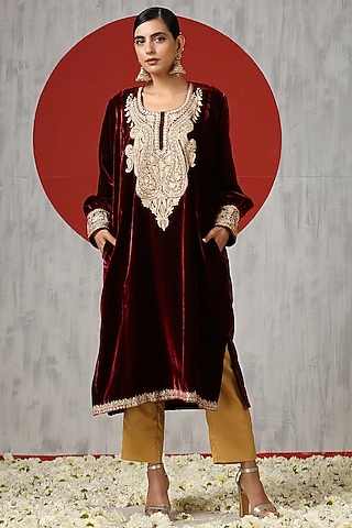 Maroon Velvet Embroidered Pheran Kurta Set by Wazir C