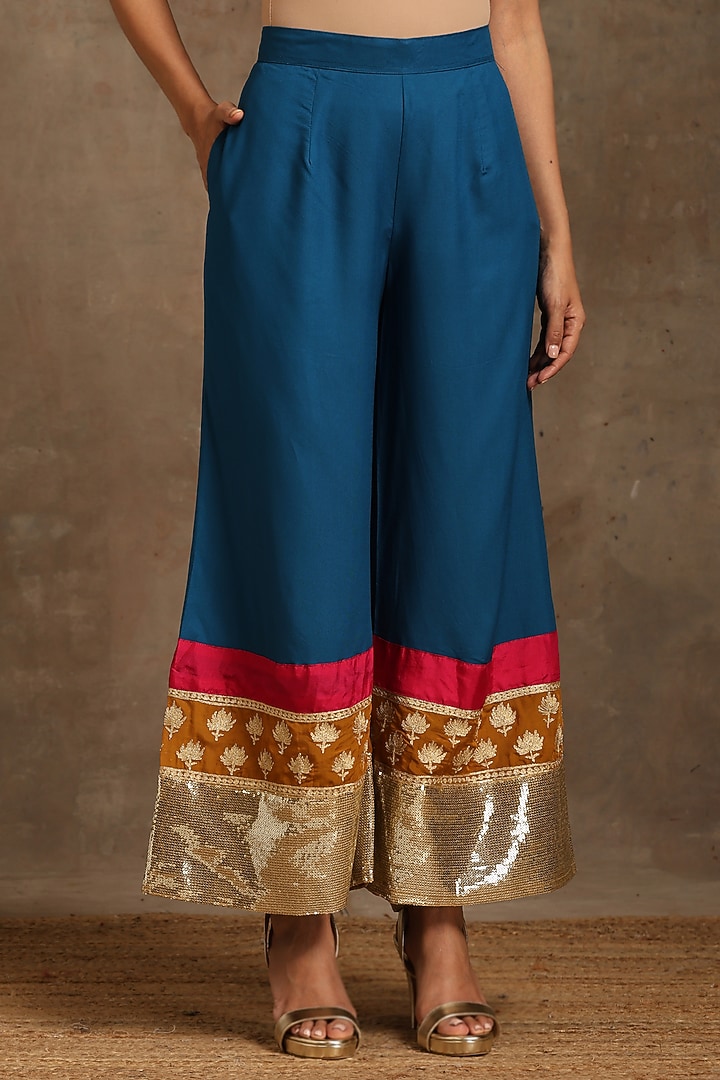 Mustard Organza Embroidered Pheran Kurta Set by Wazir C at Pernia's Pop Up Shop