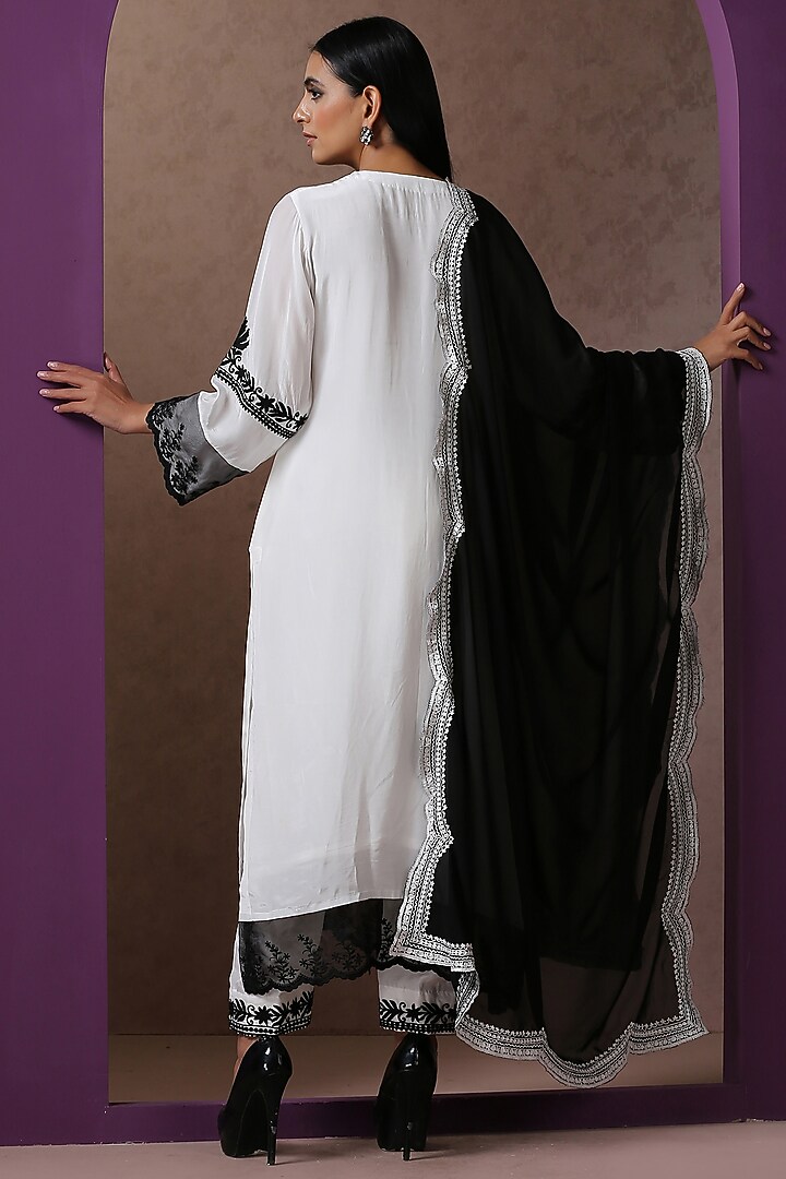 White Crepe Embroidered Kurta Set by Wazir C at Pernia's Pop Up Shop
