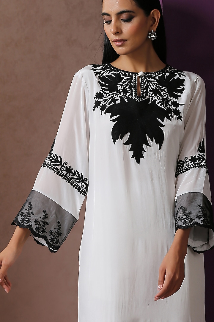 White Crepe Embroidered Kurta Set by Wazir C at Pernia's Pop Up Shop
