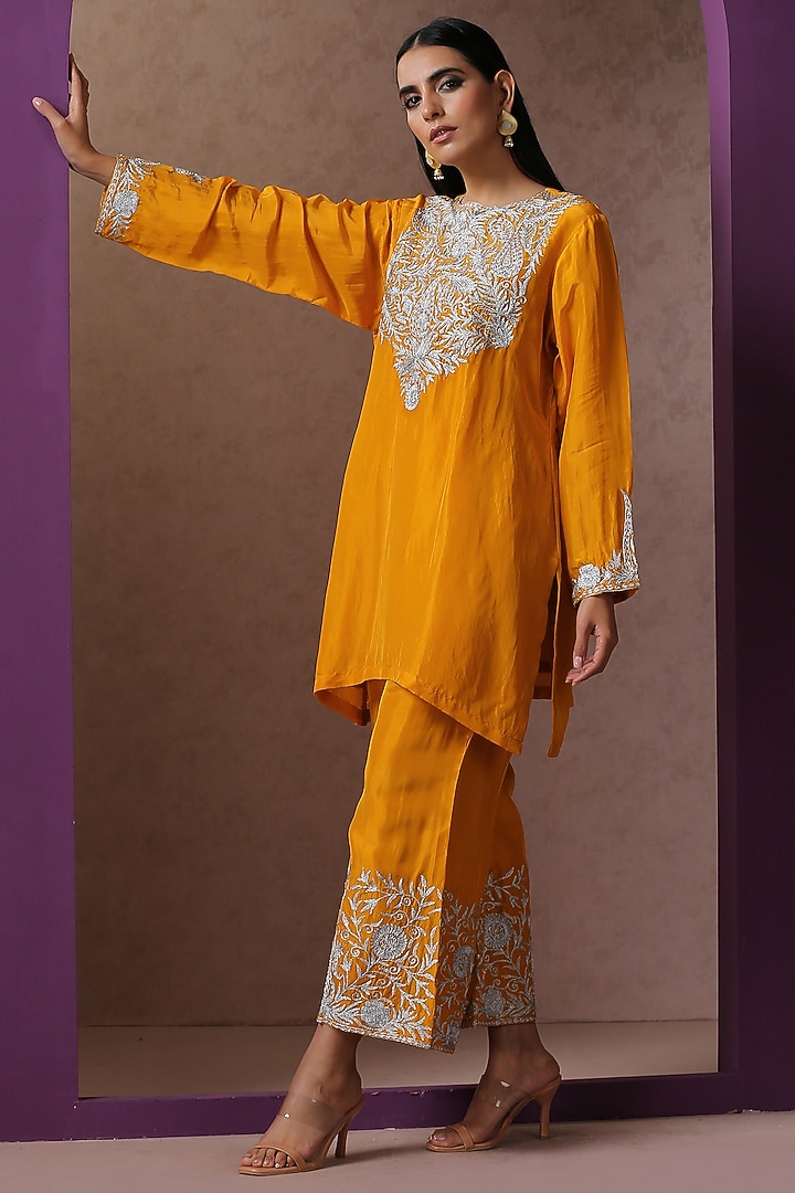 Mustard Silk Embroidered Kurta Set by Wazir C at Pernia's Pop Up Shop